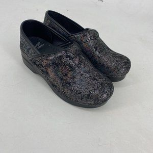 LIKE NEW Dankso | Size 36. Black Clogs